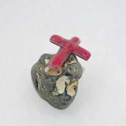 Lyserdt glaskors p strandsten