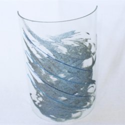 Glasskrmen i himmel og fjord farver