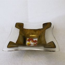 Unik glasfad med mnster i guld-look