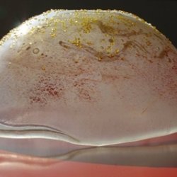 Unik glasskl med sarte gule og rde farver