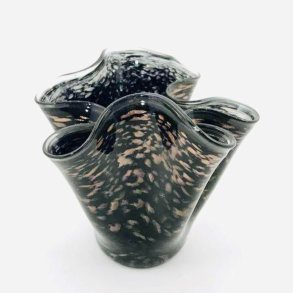 Gylden mrk vase, foldede kanter